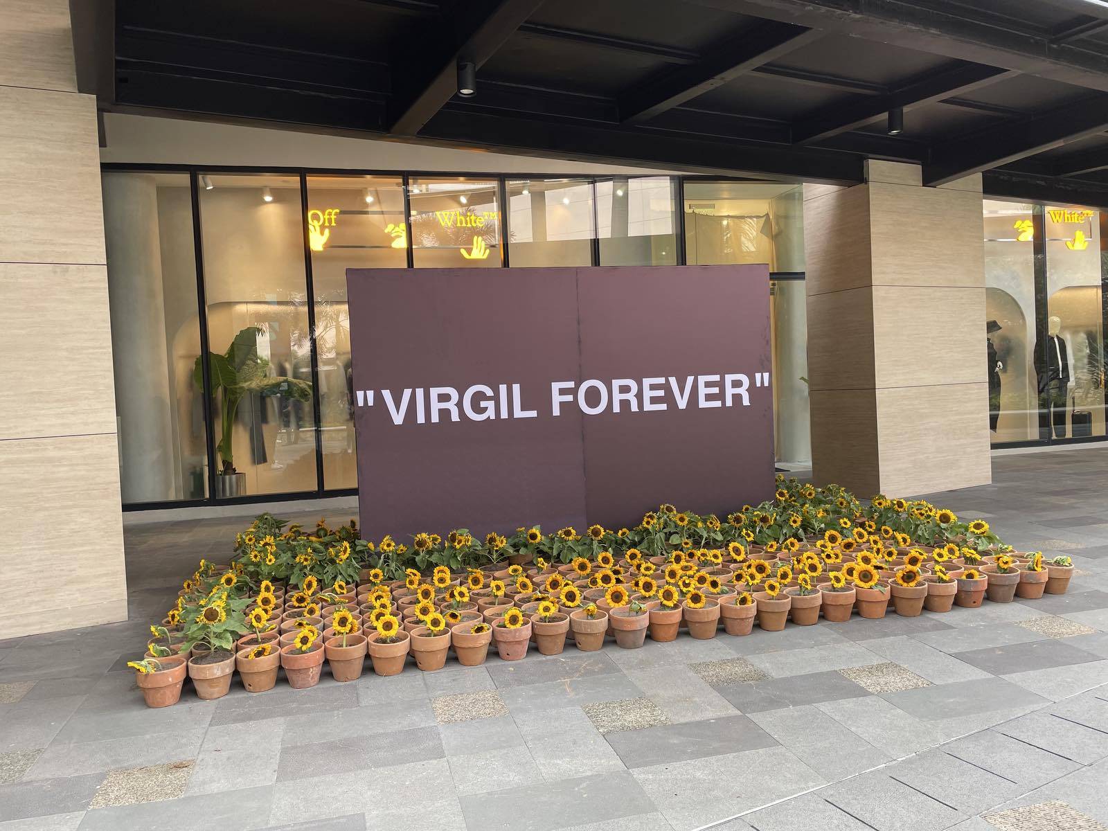 Memorial for Virgil Abloh in front of the Off-White store in