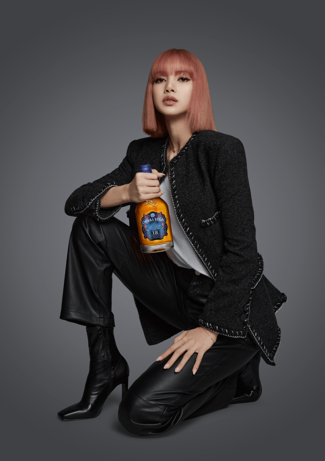 ウイスキー Blackpink Lisa x Chivas Regal Limited ed Chivas Regal 18YO x Black Pink Lisa Limited Edition 700ml